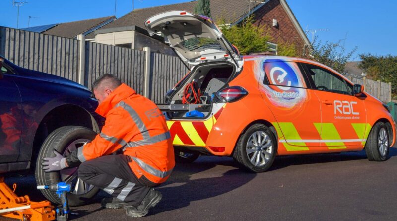 Motorists who have broken down could find that their rescuer is driving an electric van after the RAC said that it would start testing a Renault Zoe.