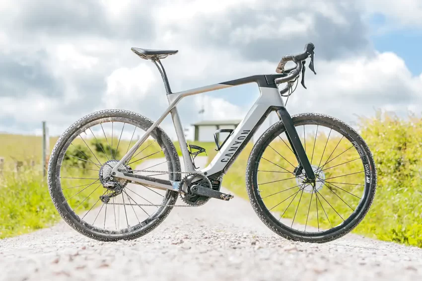 Canyon’s radical Grail design, with its angular frame and unique bi-plane style cockpit, was divisive when it launched as a gravel bike. The electrified Grail:ON version, however, looks like a much more complete machine.