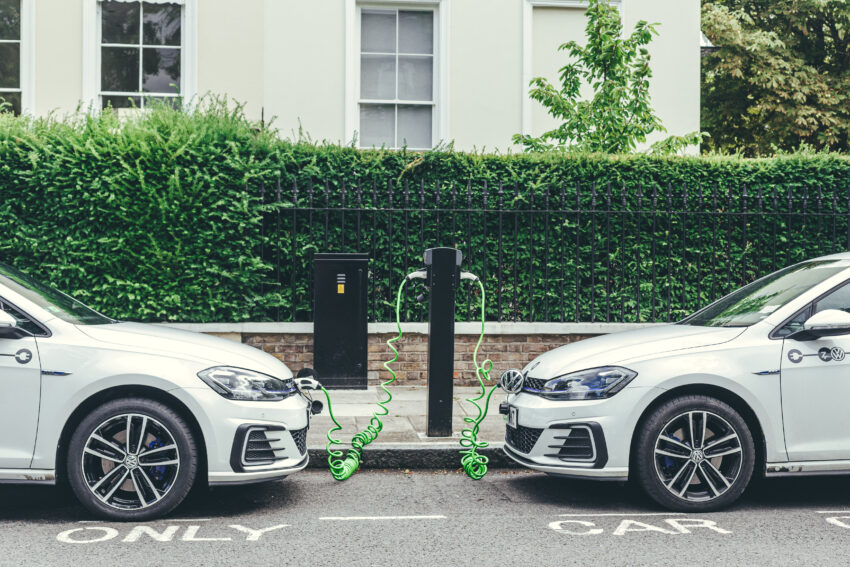 Over half a million pure battery-electric vehicles (BEVs) have been licensed to drive on UK roads, according to RAC Foundation figures.