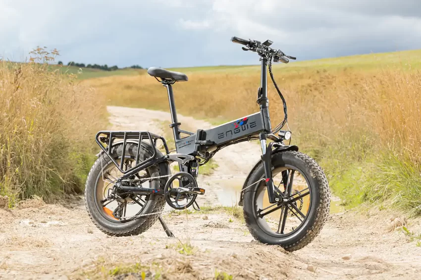 Engwe’s Engine Pro electric bike certainly looks very different from your average folding electric bike.
