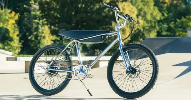 The Zooz Urban Ultralight borrows its design from the classic BMXs of the 1980s. Its 24-inch cruiser-class wheels bring usability into the equation too.