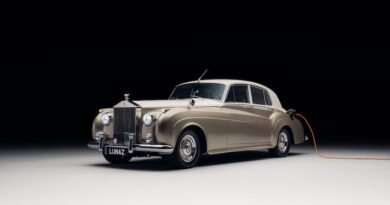 Lunaz reveals Rolls-Royce Silver Cloud II originally owned by Oscar-winning actress Sophia Loren