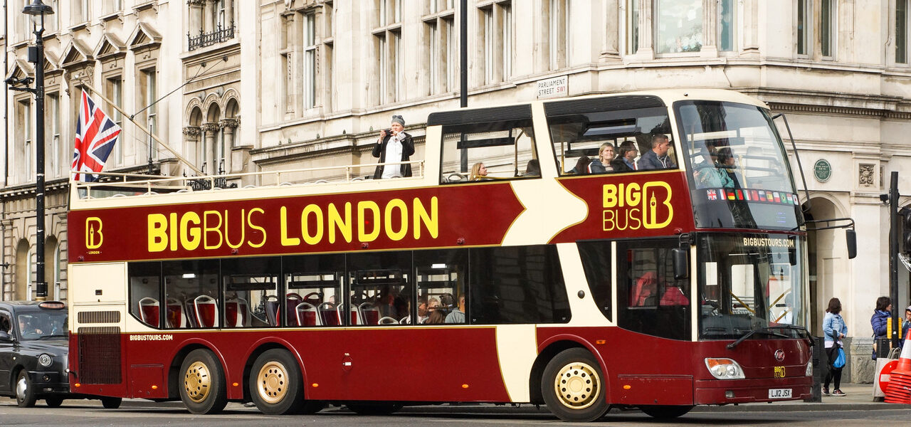 Equipmake has partnered with the world’s largest sightseeing company, Big Bus Tours, in a fleet deal that will see 10 double-deck, open-top buses repowered with its cutting edge electric zero emission electric drivetrain technology.