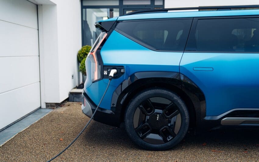 Octopus Energy has announced the UK’s first vehicle-to-grid (V2G) EV tariff, offering guaranteed free charging for customers.