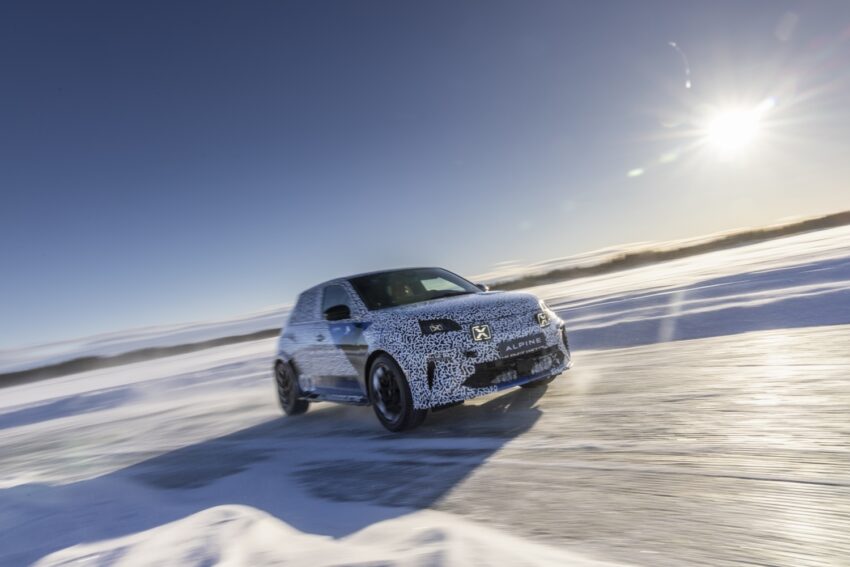 Alpine has released new images of its A290 hot hatch undergoing winter testing.
