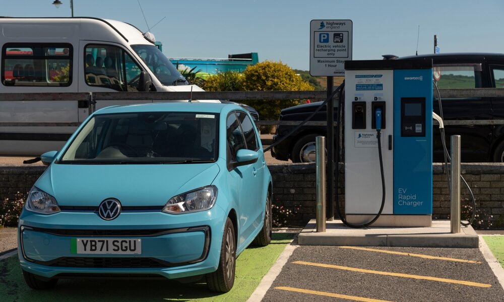 The House of Lords has called for the government to reintroduce grants for electric cars and cut tax on public chargers to help encourage a switch to EVs.