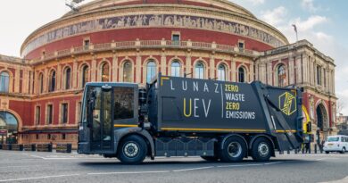 Electric commercial vehicle firm Lunaz Applied Technologies (LAT) has been put into administration.