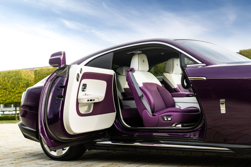 Rolls-Royce Spectre rear-hinged doors