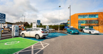 Gridserve has expanded its network of public chargers with a new rapid-charging retail hub in Slough.