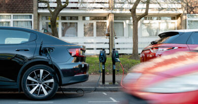 On-street charging provider Connected Kerb has launched a new smart charging system that could save drivers a collective £1.5 billion a year.