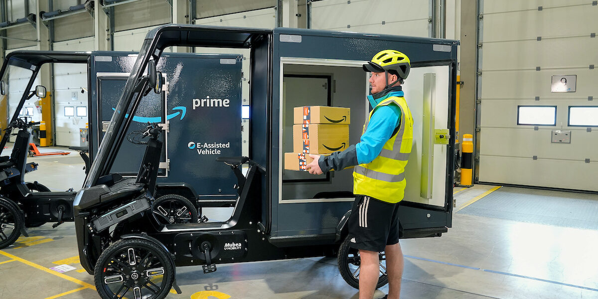 Amazon has started using a fleet of electric cargo bikes to deliver packages to shoppers in Belfast.