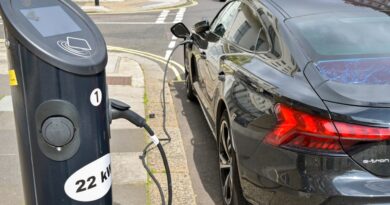 The cost of kerbside charging dropped 12% in June, according to new data from the AA.