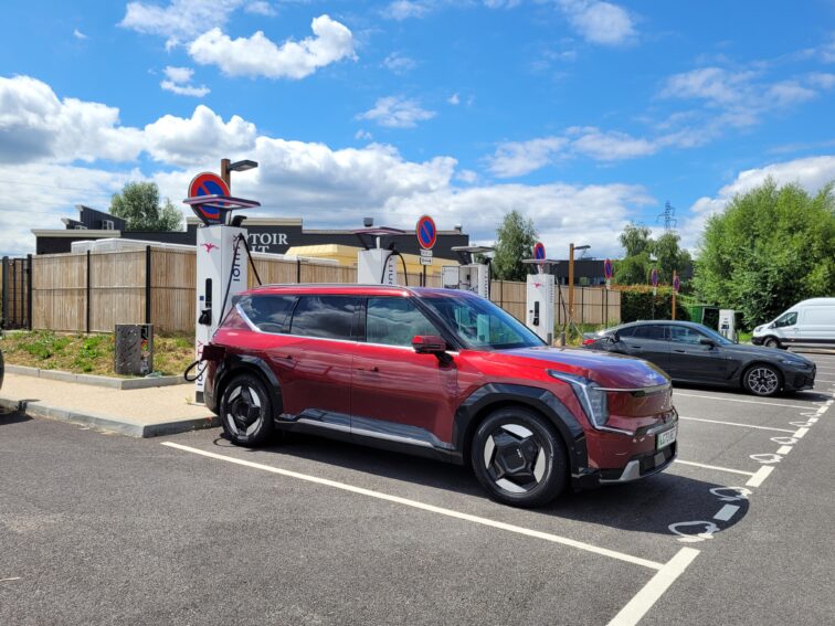 Kia EV9 charging at an Ionity station in France