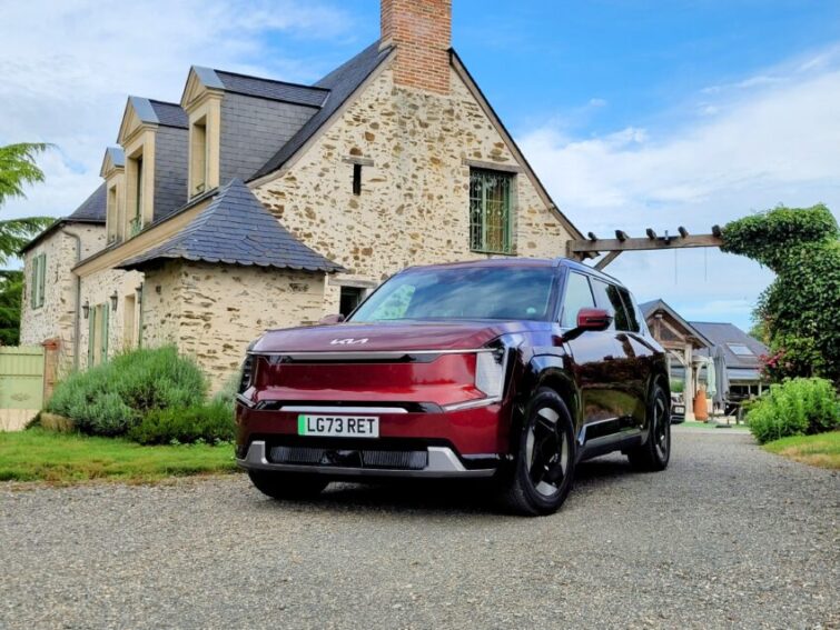 We find out if Kia’s flagship seven-seat SUV can impress three generations of one family