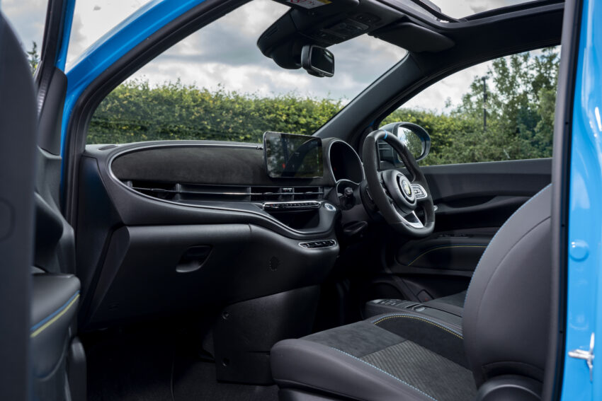 Abarth 500E Convertible interior 