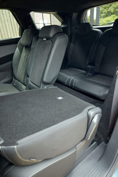 Peugeot E-5008 rear seats