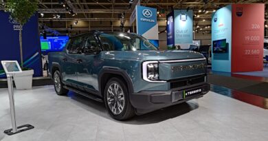 Maxus has revealed the eTerron 9 as Europe’s first four-wheel-drive electric pick-up truck.