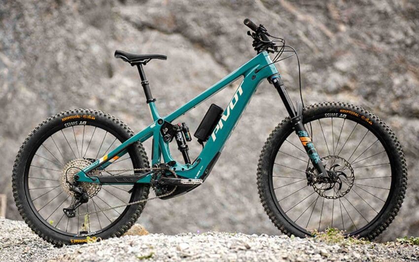 Pivot has updated its Shuttle LT electric mountain bike, equipping it with a Bosch Performance Line CX Race Limited Edition motor, replacing the previous Shimano EP8 unit.