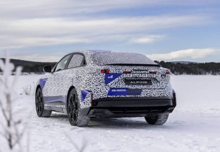 Alpine-A390-EV-crossover-spied-testing