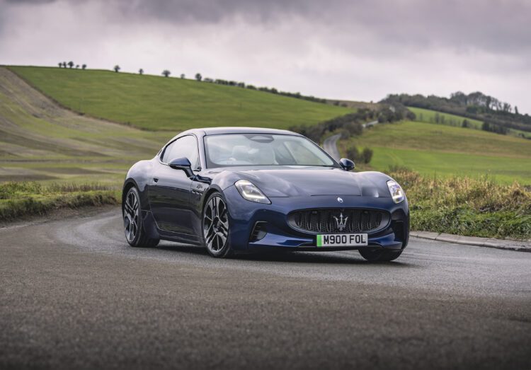 maserati-granturismo-folgore-cornering-image