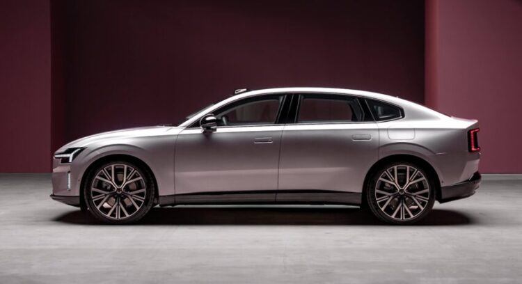 ES90-side-profile-fastback-SUV-Polestar-4