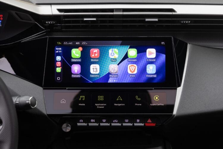 2026 peugeot e-408 infotainment screen