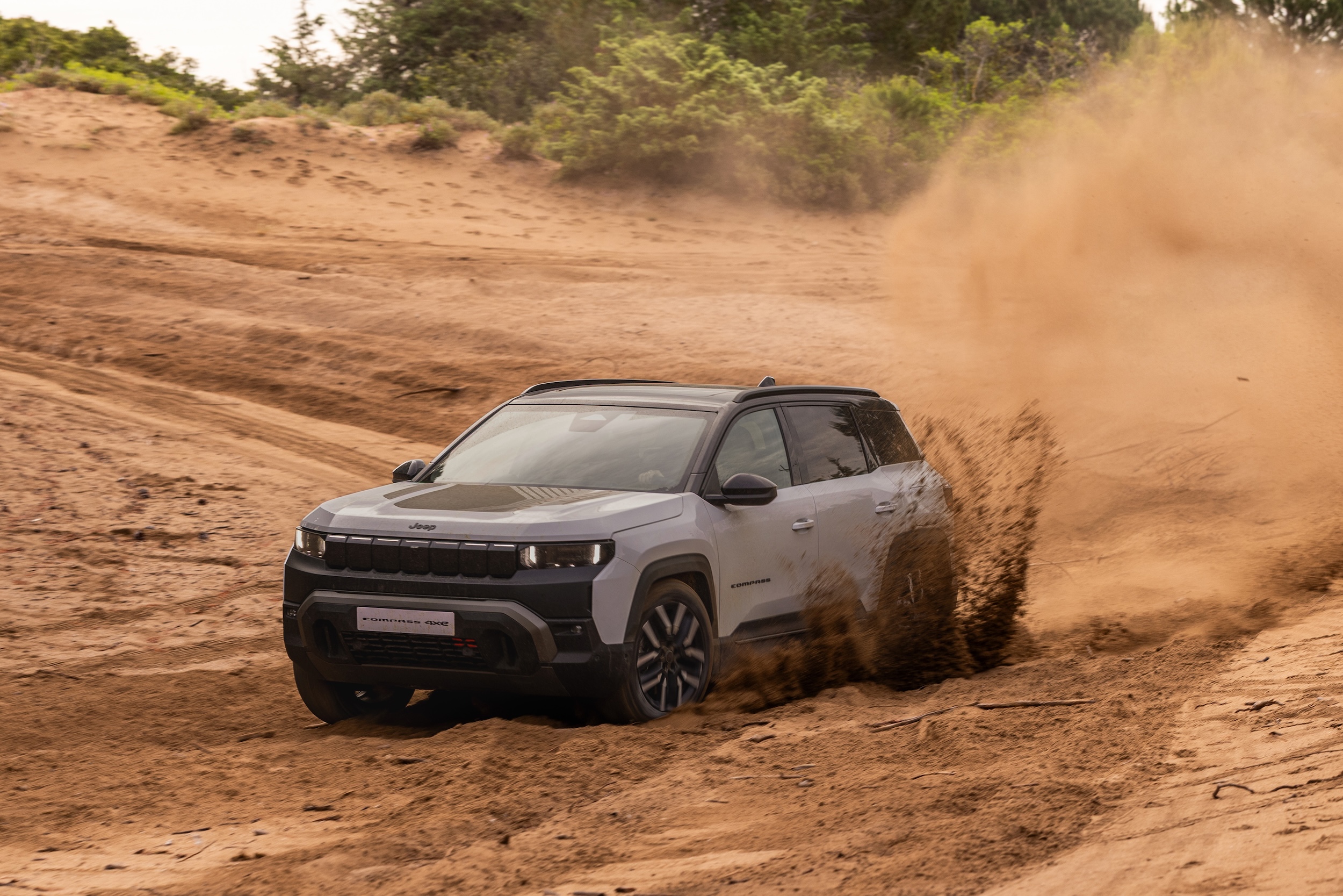 4WD-Jeep-Compass-off-road